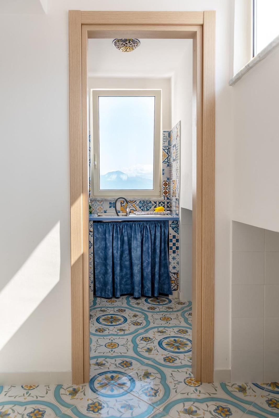 Ferienwohnung Blue 51 Vico Equense Exterior foto